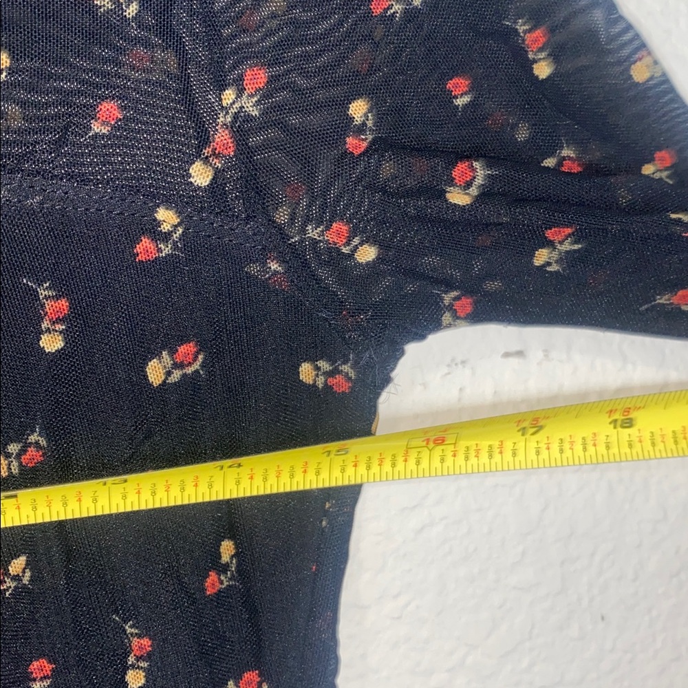 🛍️Sheer floral long sleeved top with red and yellow flower details! - Picture 5 of 6